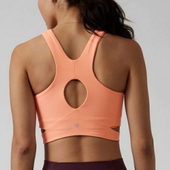 ATHLETA Conscious Cut Out Crop. - Picture 2 of 14